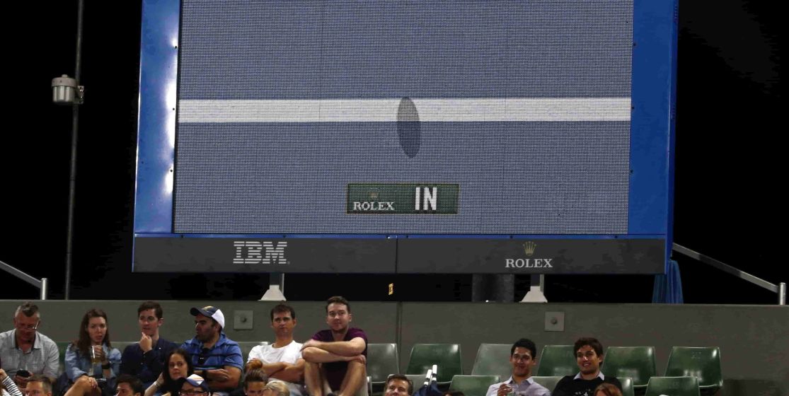 Agacé par le Hawk-Eye Live et le « serve clock »