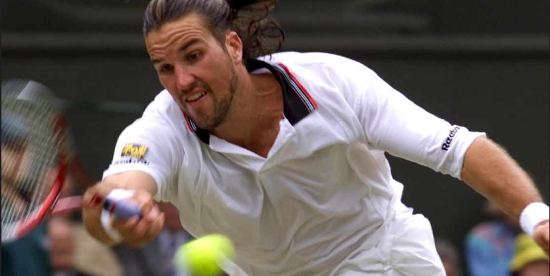 2001 : When Rafter cut his hair