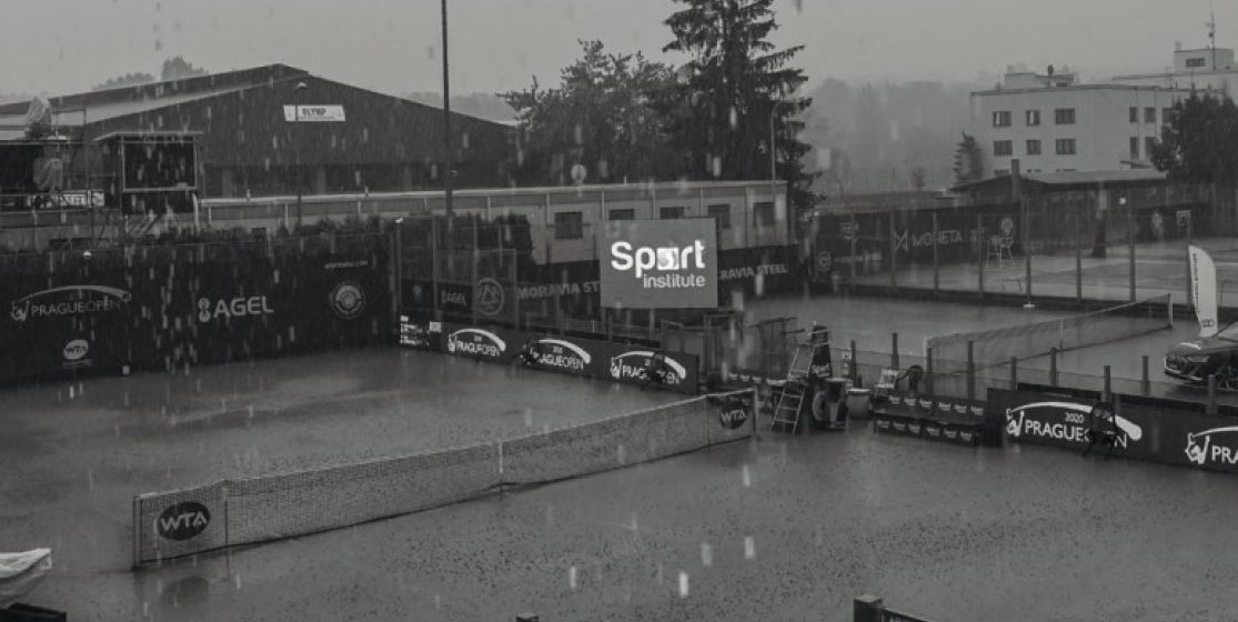 2002 : Le tennis club de Sparta sauvé des eaux