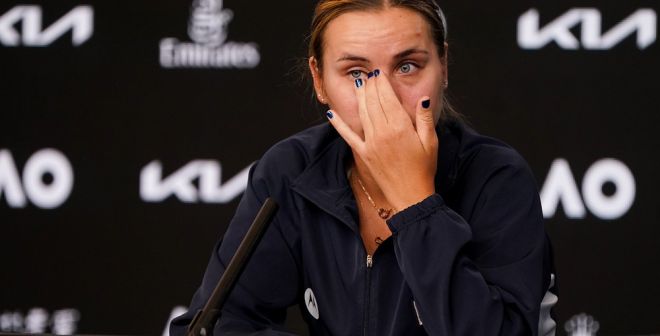 Sofia Kenin sheds a tear