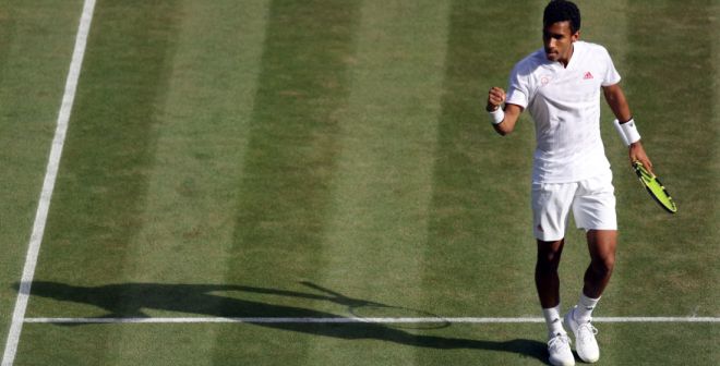 Félix Auger-Aliassime returns to form on grass