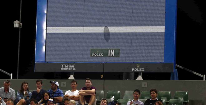Agacé par le Hawk-Eye Live et le « serve clock »