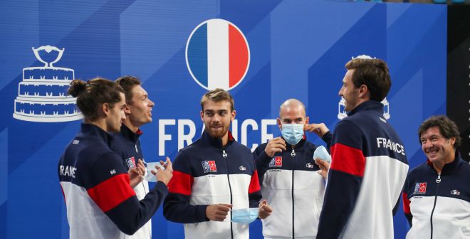A fond derrière cette belle équipe de France