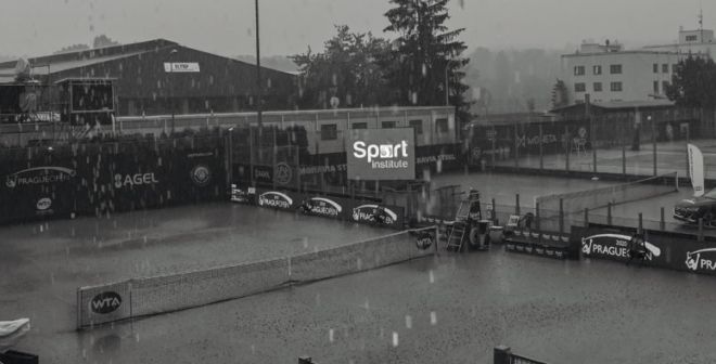 2002 : Le tennis club de Sparta sauvé des eaux